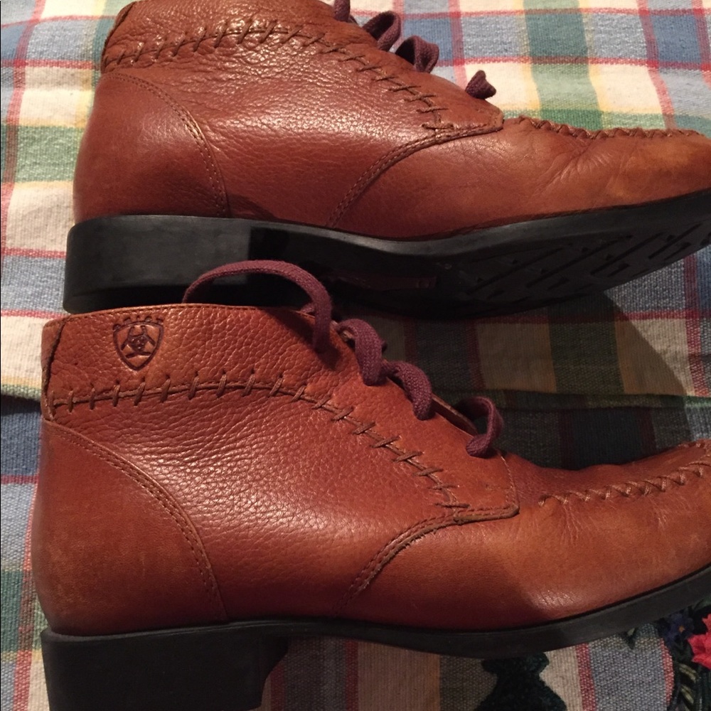 Ariat ladies tie booties